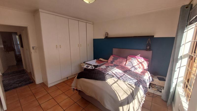 To Let 2 Bedroom Property for Rent in Oakglen Western Cape
